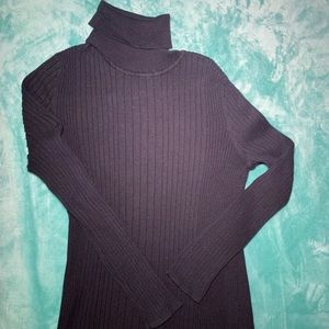 Women’s Black Turtleneck Small